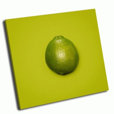 Картина фрукт лайм на зеленом фоне