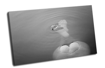Картина женское сердечко в воде