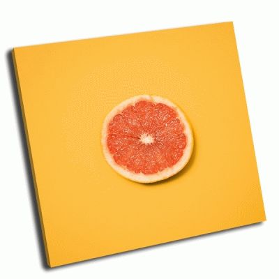 Картина грейпфрут на желтом фоне