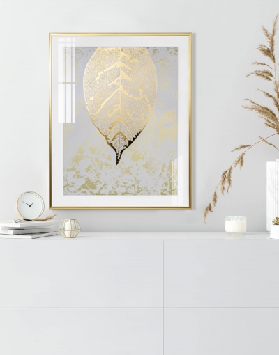 Картина интерьерная в раме под стеклом/ картина с золотой поталью "Золотой листочек", общий размер 40х50 см