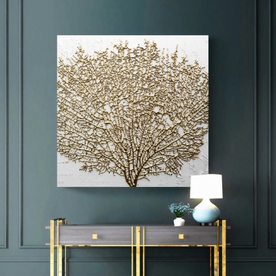 Золотое дерево на белом